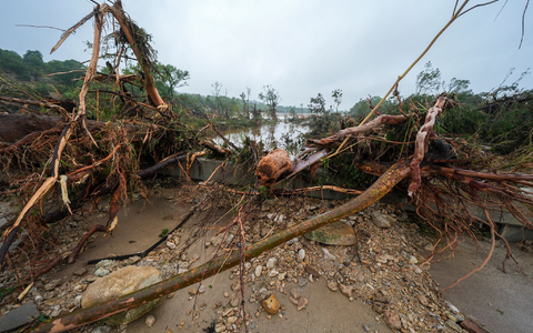 Das Sommercamp trauert um viele tote Mädchen. - Foto: Julio Cortez/AP/dpa