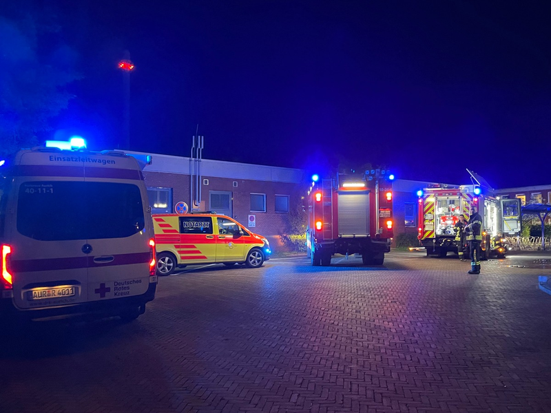 FW-AUR: Großeinsatz: Feuer in Lagerraum der Klinik-Kardiologie - Foto: presseportal.de