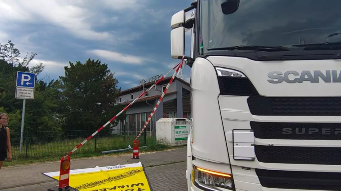 POL-ROW: ++ Toter Winkel - Die Gefahr der Unsichtbarkeit im Fokus des 221. Fernfahrerstammtisches der Polizeidirektion Lüneburg ++ - Bild: presseportal.de