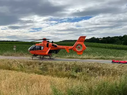 POL-HI: Kradfahrer wird bei Alleinunfall schwerstverletzt - Foto: presseportal.de