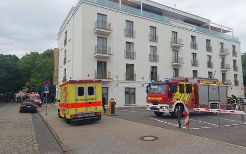 FW-AUR: Aufzugtüren blieben verschlossen - Foto: presseportal.de
