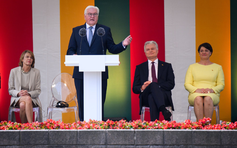 Bundespräsident Steinmeier sagt Litauen am Nationalfeiertag die Unterstützung Deutschlands bei der Verteidigung seiner Freiheit zu. - Foto: Bernd von Jutrczenka/dpa Bundespräsident Steinmeier sagt Litauen am Nationalfeiertag die Unterstützung Deutschlands bei der Verteidigung seiner Freiheit zu. - Foto: Bernd von Jutrczenka/dpa