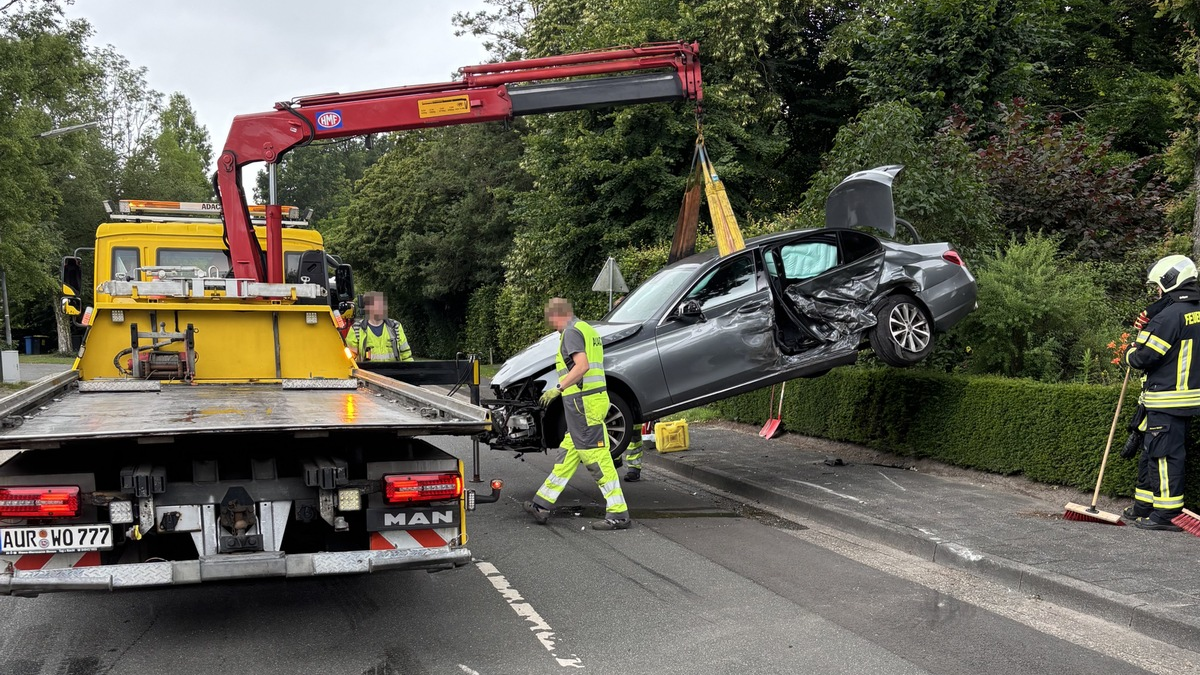 FW-AUR: Hilfeleistung nach Verkehrsunfall - Foto: presseportal.de