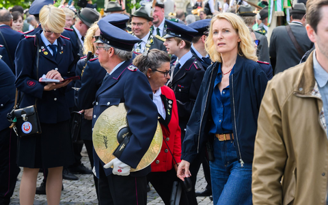 Die Schauspielerin Maria Furtwängler steht bei Dreharbeiten für einen neuen «Tatort» im Parkhaus Osterstraße. - Foto: Julian Stratenschulte/dpa Die Schauspielerin Maria Furtwängler steht bei Dreharbeiten für einen neuen «Tatort» im Parkhaus Osterstraße. - Foto: Julian Stratenschulte/dpa