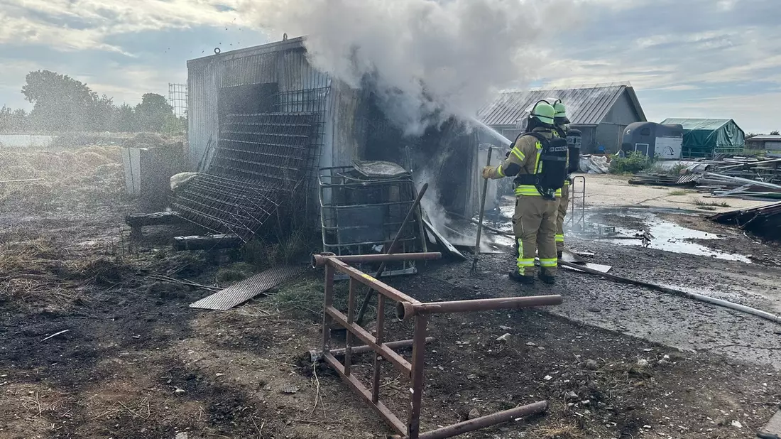 FW Weinheim: Containerbrand in der Bohäckersiedlung unterbricht Familienfest der Weinheimer Feuerwehr - Bild: presseportal.de