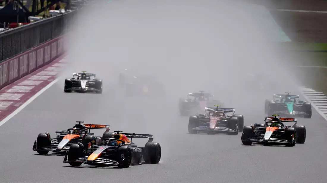 Ende einer schwarzen Serie: Nico Hülkenberg schafft es erstmals auf Formel-1-Podium. - Bild: Darko Bandic/AP/dpa