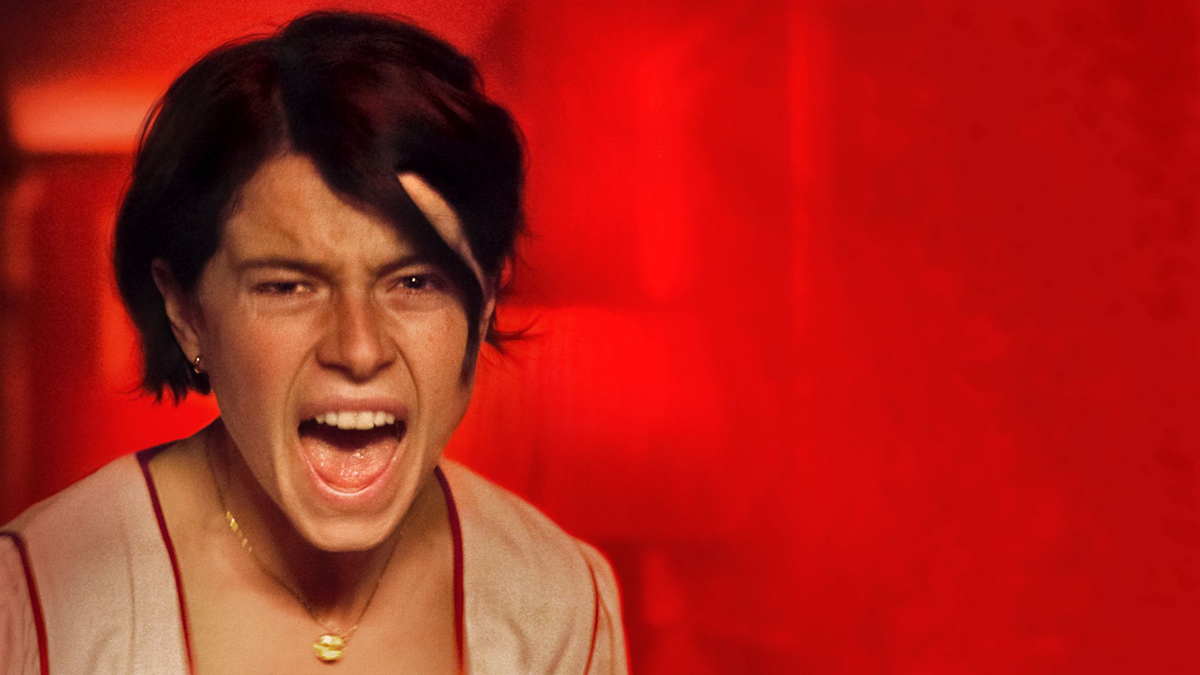 Harper (Jessie Buckley) schlägt zurück. - Foto: Kevin Baker/ZDF/dpa