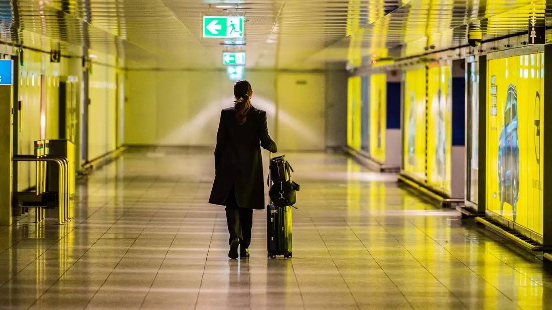 Flugausfälle bei Geschäftsreisen verursachen jedes Jahr hohe Kosten. (Symbolbild) - Bild: Andreas Arnold/dpa