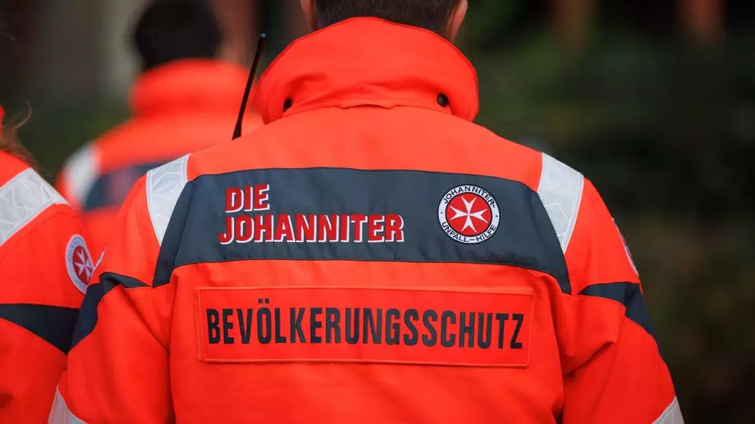 Ehrenamtliche spielen bei allen Hilfsorganisationen eine tragende Rolle. (Archivfoto) - Bild: Friso Gentsch/dpa