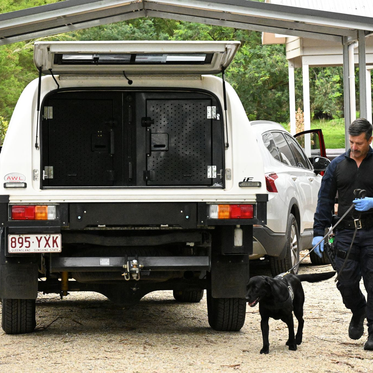 Das Haus der Angeklagten war nach den Todesfällen von Polizisten mit Spürhunden durchsucht worden. (Archivbild) - Foto: James Ross/AAP/dpa