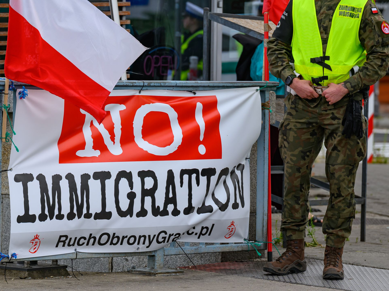 Der Verkehr in der Grenzregion läuft nach Angaben des Innenministeriums in Warschau reibungslos. - Foto: Patrick Pleul/dpa