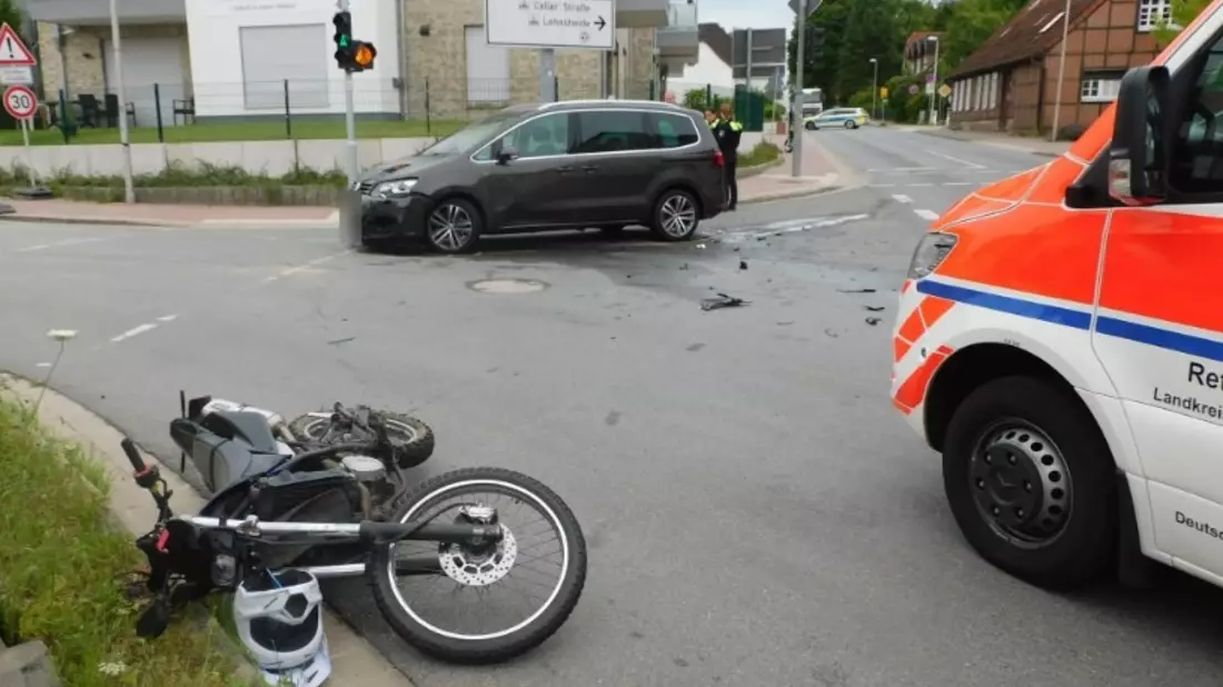 POL-ROW: ++ 17-Jähriger bei Motorradunfall lebensbedrohlich verletzt ++ - Bild: presseportal.de