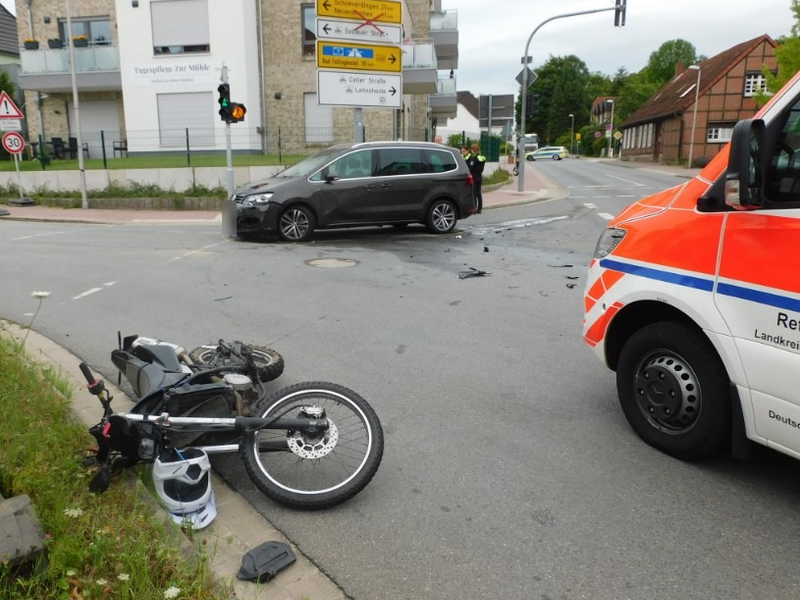 POL-ROW: ++ 17-Jähriger bei Motorradunfall lebensbedrohlich verletzt ++ - Foto: presseportal.de