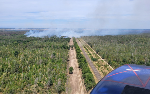 BPOLD 11: Brandbekämpfung aus der Luft: Die Bundespolizei erneut im Einsatz gegen den Waldbrand in der Gohrischheide - Foto: presseportal.de BPOLD 11: Brandbekämpfung aus der Luft: Die Bundespolizei erneut im Einsatz gegen den Waldbrand in der Gohrischheide - Foto: presseportal.de