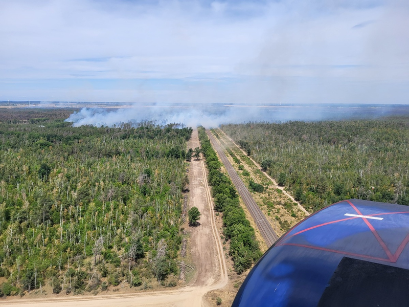 BPOLD 11: Brandbekämpfung aus der Luft: Die Bundespolizei erneut im Einsatz gegen den Waldbrand in der Gohrischheide - Foto: presseportal.de