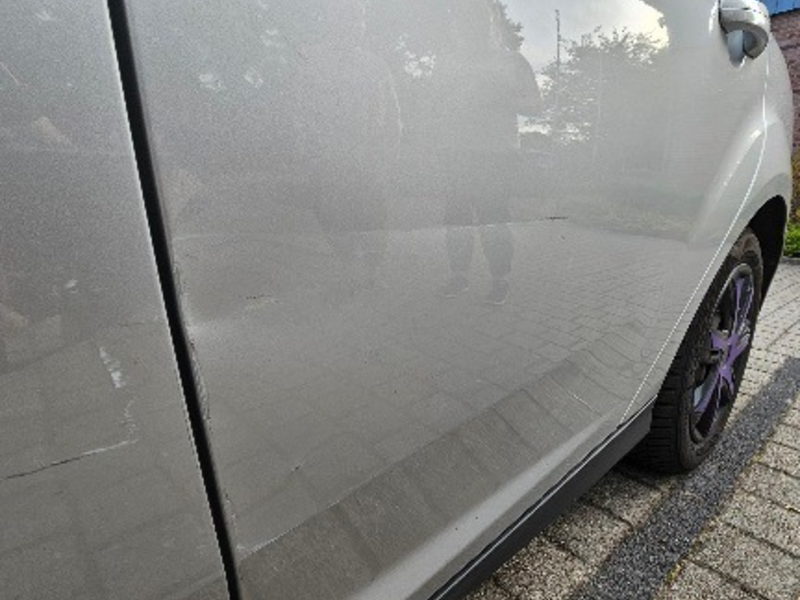 POL-SE: Henstedt-Ulzburg - Unbekannter entfernt sich unerlaubt nach Parkrempler vom Unfallort - Polizei sucht Zeugen - Foto: presseportal.de