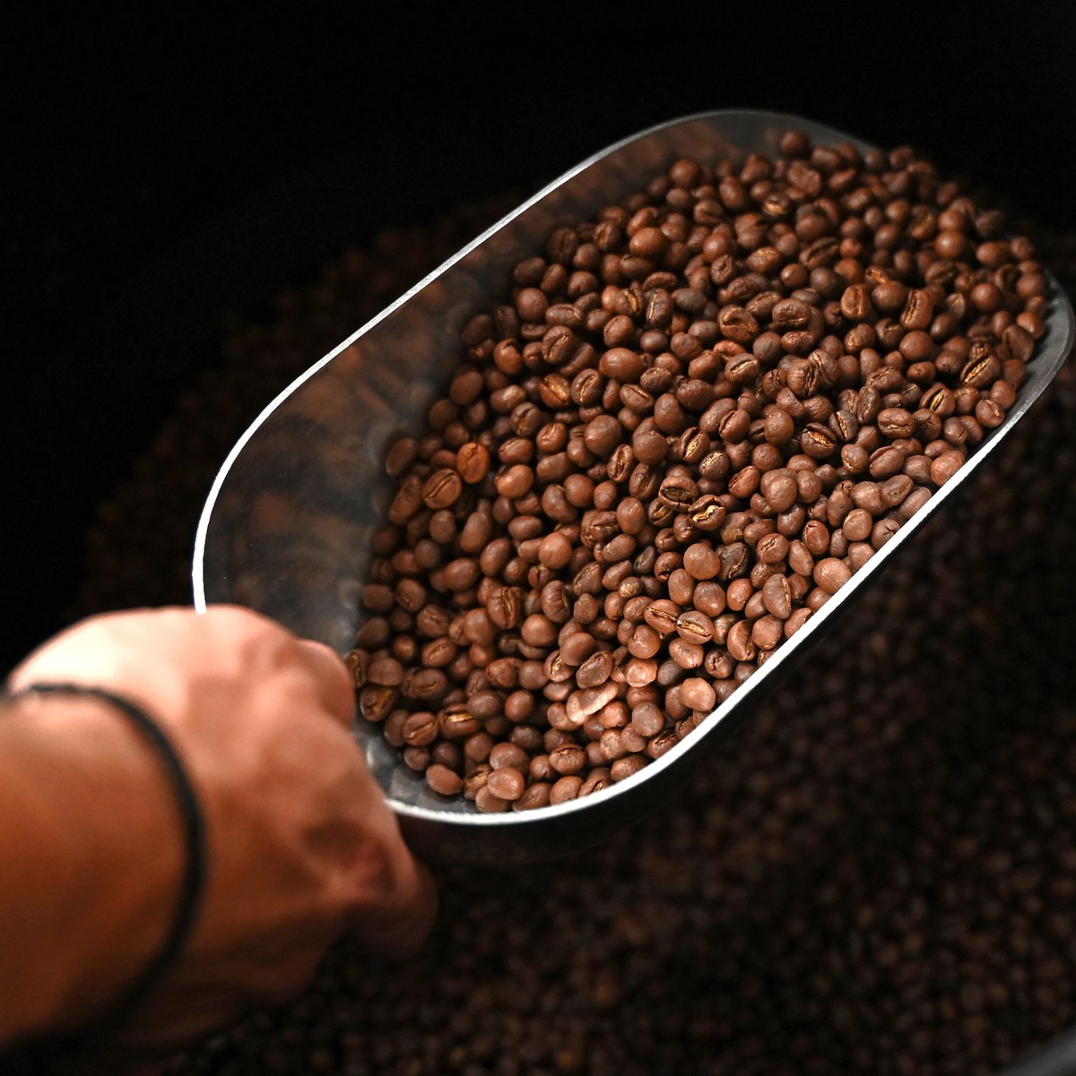 Die Kaffeepreise sind zuletzt deutlich gestiegen. - Foto: Elisa Schu/dpa