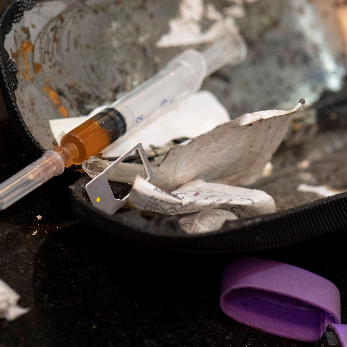 Heroin ist nach wie vor eine Hauptursache für Todesfälle wegen Drogen - aber bei weitem nicht die einzige. - Foto: Boris Roessler/dpa