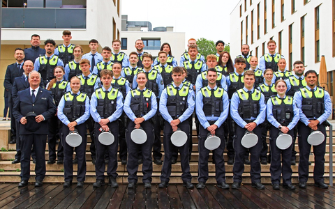 POL-DN: Das erste Mal auf Streife - Polizei Düren begrüßt 35 Kommissaranwärterinnen und -anwärter - Foto: presseportal.de