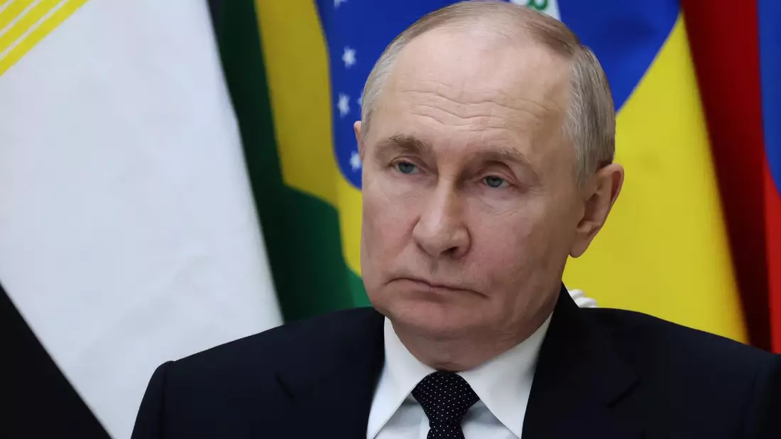 Kremlchef Wladimir Putin feuerte Verkehrsminister Roman Starowoit nach einem guten Jahr im Amt - kurz darauf wurde er tot aufgefunden. (Archivbild) - Bild: Mikhail Metzel/Pool Sputnik Kremlin/AP/dpa