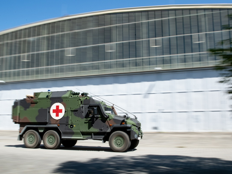Fähigkeitslücke geschlossen / Neues mittleres geschütztes Fahrzeug an den Sanitätsdienst übergeben - Foto: presseportal.de