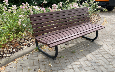 LPI-NDH: Bänke von Friedhof gestohlen - Zeugen gesucht - Foto: presseportal.de