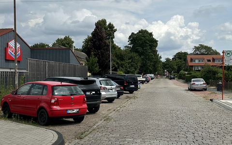 POL-STD: Autofahrer beschädigt mehrere geparkte Fahrzeuge und flüchtet - Polizei sucht Zeugen, Unbekannte entwenden Werkzeug, Arbeitsmaterial und Kraftstoff, Unbekannte entwenden Kabeltrommel und Kupferrohr - Foto: presseportal.de POL-STD: Autofahrer beschädigt mehrere geparkte Fahrzeuge und flüchtet - Polizei sucht Zeugen, Unbekannte entwenden Werkzeug, Arbeitsmaterial und Kraftstoff, Unbekannte entwenden Kabeltrommel und Kupferrohr - Foto: presseportal.de