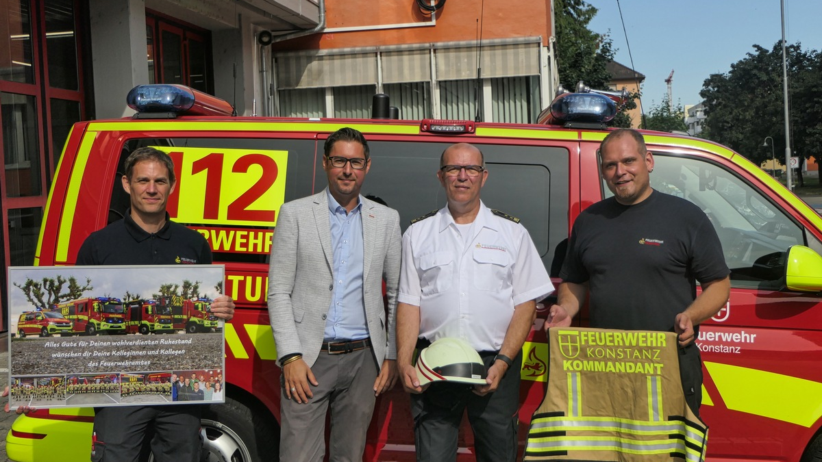 FW Konstanz: Letzter Arbeitstag für Feuerwehrkommandant Bernd Roth - Foto: presseportal.de