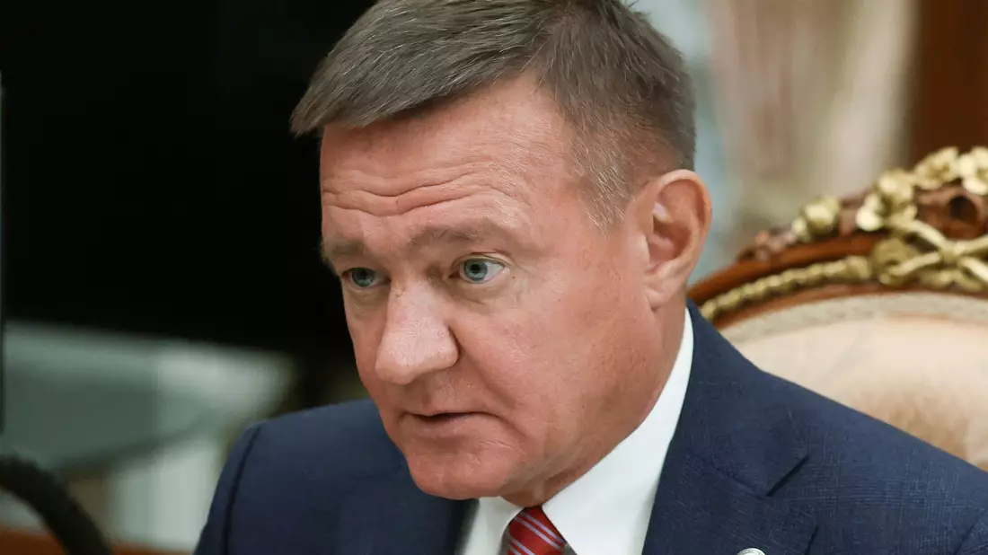 Kremlchef Wladimir Putin feuerte Verkehrsminister Roman Starowoit nach einem guten Jahr im Amt - kurz darauf wurde er tot aufgefunden. (Archivbild) - Bild: Gavriil Grigorov/Pool Sputnik Kremlin/AP/dpa