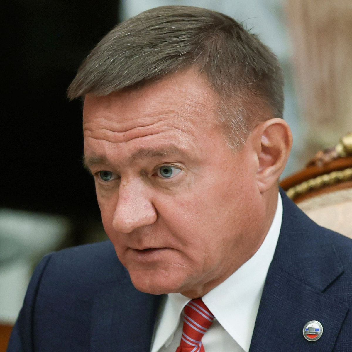 Kremlchef Wladimir Putin feuerte Verkehrsminister Roman Starowoit nach einem guten Jahr im Amt - kurz darauf wurde er tot aufgefunden. (Archivbild) - Foto: Gavriil Grigorov/Pool Sputnik Kremlin/AP/dpa