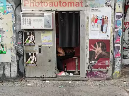 Obdachloser in Photoautomat (Archiv) - Foto: über dts Nachrichtenagentur