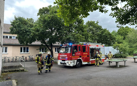 FW Weinheim: Feuerwehr Weinheim im Dauereinsatz - Personenrettung, Rutschpartie und Brandmeldealarm - Foto: presseportal.de