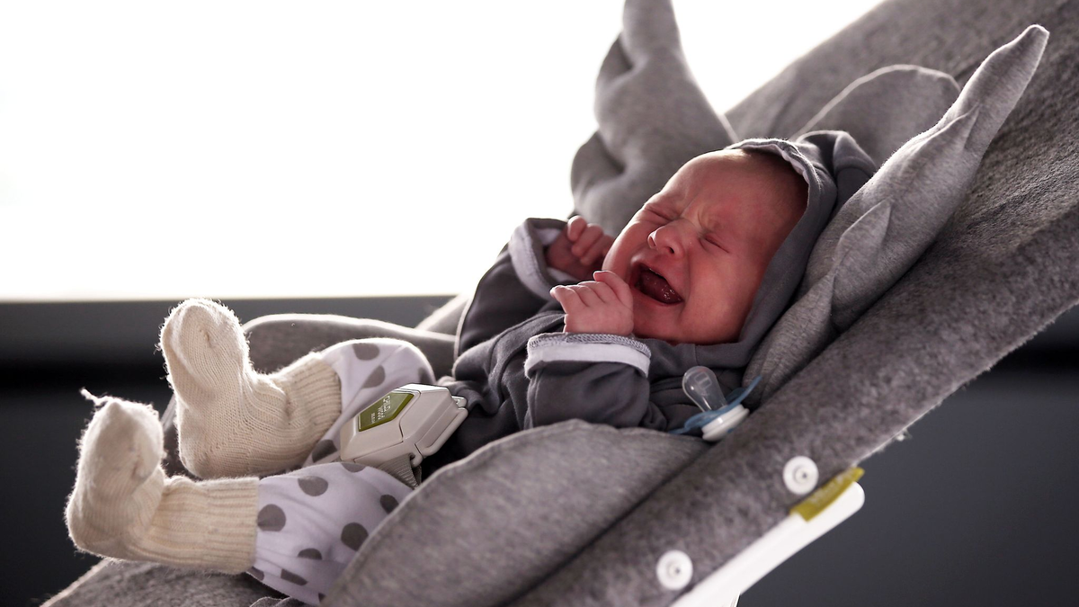 Schreit ein Baby oft und lange, ist das emotional oft sehr belastend. (Archivbild) - Foto: Oliver Berg/dpa