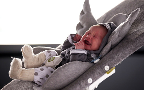 Schreit ein Baby oft und lange, ist das emotional oft sehr belastend. (Archivbild) - Foto: Oliver Berg/dpa