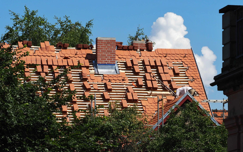 Für den klimagerechten Umbau aller deutschen Wohnimmobilien wären laut einer Studie rund 1,4 Billionen Euro nötig. (Archivbild) - Foto: Soeren Stache/dpa-Zentralbild/dpa