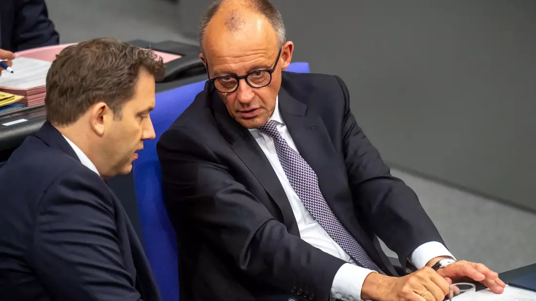 Umstritten ist vor allem der Plan, im kommenden Jahr die Stromsteuer doch nicht für alle zu senken. (Archivbild)  - Bild: Michael Kappeler/dpa