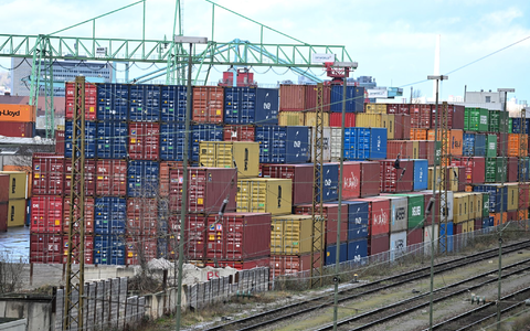 Die Exporte in die USA gehen zurück.  - Foto: Bernd Weißbrod/dpa