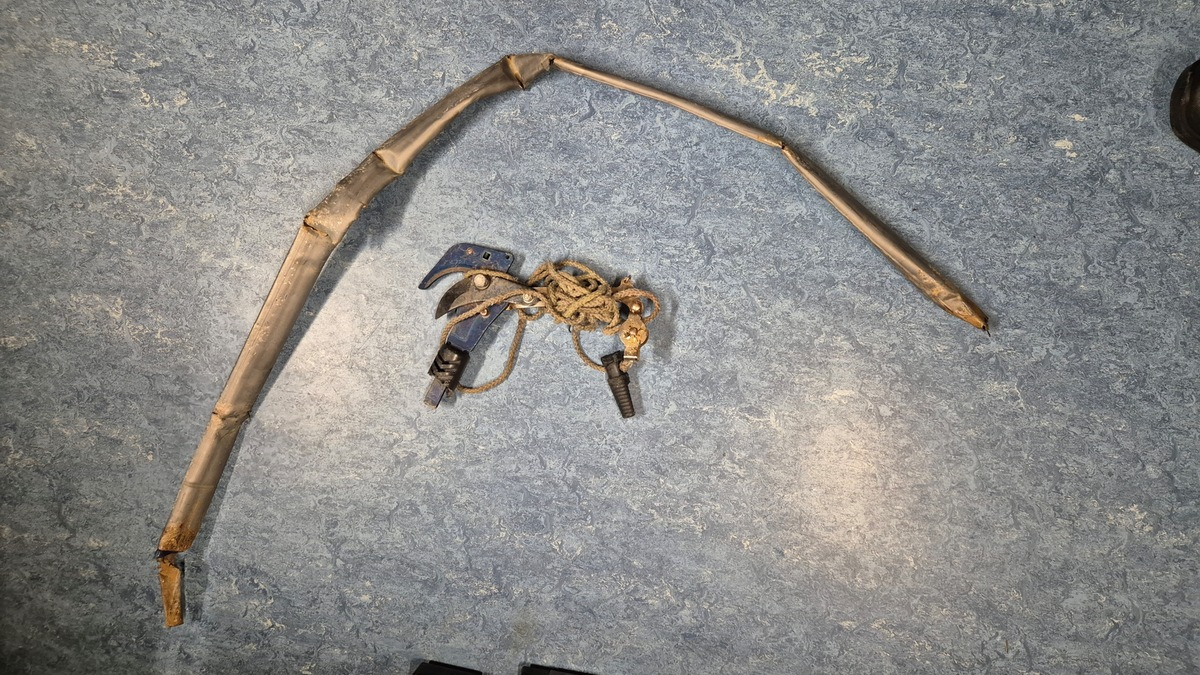 POL-PASTKL: Teleskopschneider beschädigt Fahrzeugtank...ZEUGEN gesucht... - Foto: presseportal.de