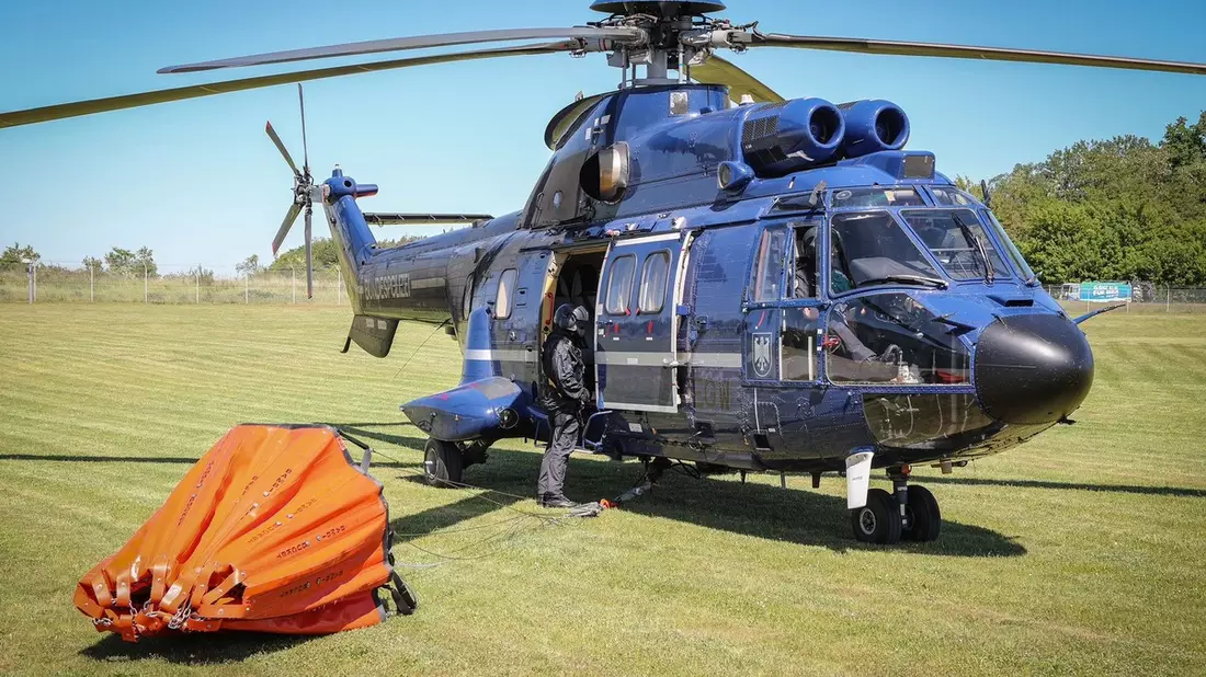 BPOLD 11: Die Bundespolizei weiterhin im Einsatz gegen den Waldbrand in der Gohrischheide - Bild: presseportal.de