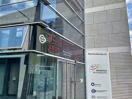 Schuldenuhr am Haus Reinhardtstraße 52 - Foto: über dts Nachrichtenagentur