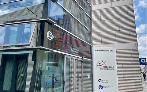 Schuldenuhr am Haus Reinhardtstraße 52 - Foto: über dts Nachrichtenagentur