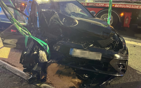 POL-RBK: Overath - Ein Leichtverletzter bei Alleinunfall am frühen Morgen - Foto: presseportal.de