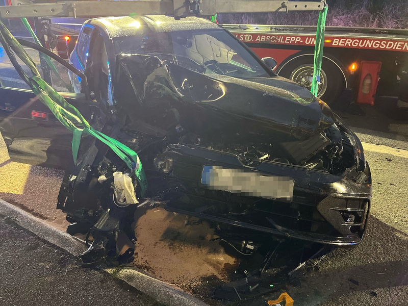 POL-RBK: Overath - Ein Leichtverletzter bei Alleinunfall am frühen Morgen - Foto: presseportal.de