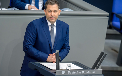 Der Finanzminister bringt den Haushaltsentwurf in den Bundestag ein. - Foto: Michael Kappeler/dpa