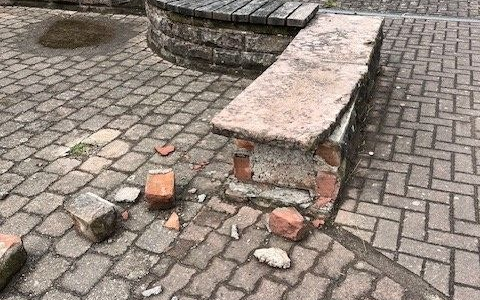 POL-PIKUS: Dorfmauer beschädigt und geflüchtet - Foto: presseportal.de