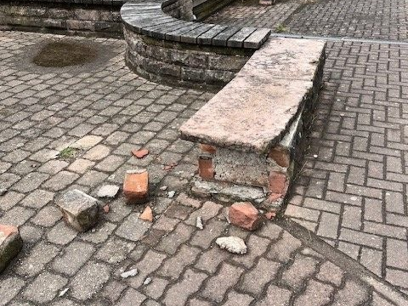 POL-PIKUS: Dorfmauer beschädigt und geflüchtet - Foto: presseportal.de