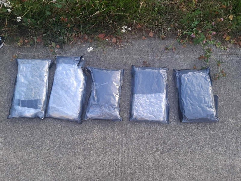 BPOL NRW: Grenzüberschreitende Teamarbeit zeigt mal wieder Wirkung - Bundespolizei und niederländische Polizei beschlagnahmen 2,5kg Drogen - Foto: presseportal.de