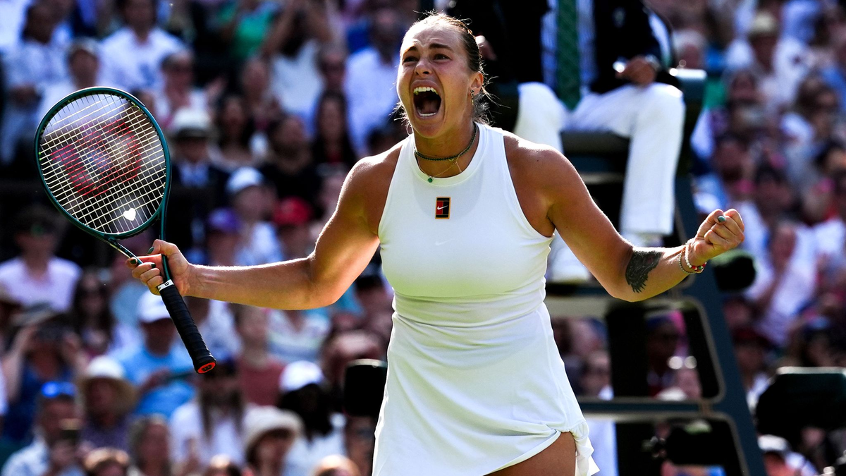 Jannik Sinner gewinnt trotz Problemen am Ellenbogen. - Foto: Ben Whitley/PA Wire/dpa