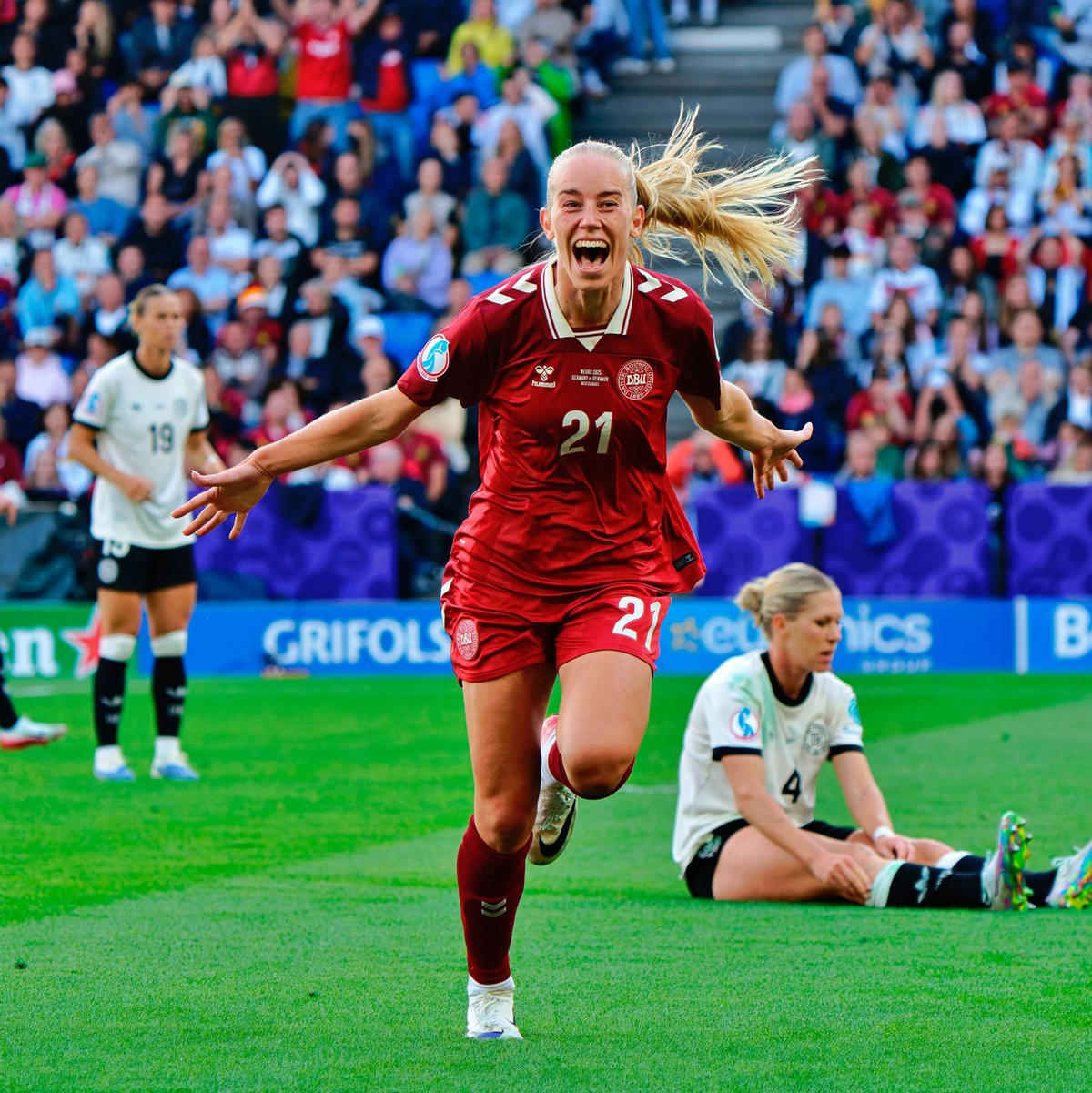 Amalie Vangsgaard bringt Dänemark in Führung. - Foto: Emmanuele Mastrodonato/LiveMedia-IPA/ZUMA Press Wire/dpa