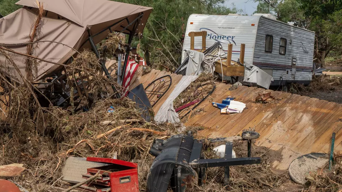 Es werden noch sehr viele Menschen vermisst.  - Bild: Mikala Compton/Austin American-Statesman/AP/dpa